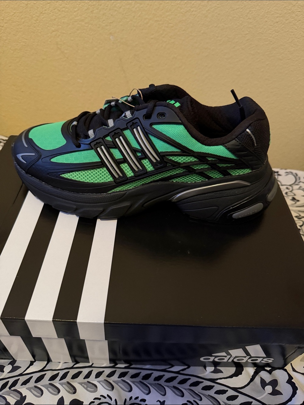 adidas Adistar xlg 2.0 Green and Black Mesh Training Sneakers